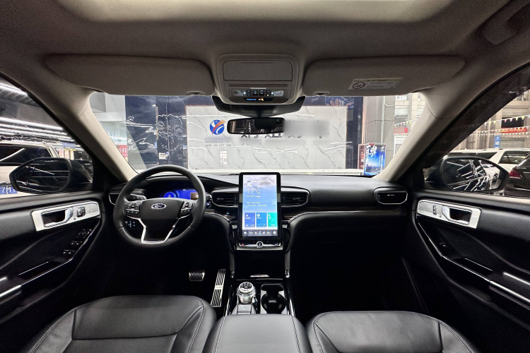 Ford Explorer 2021 immagine di auto #12