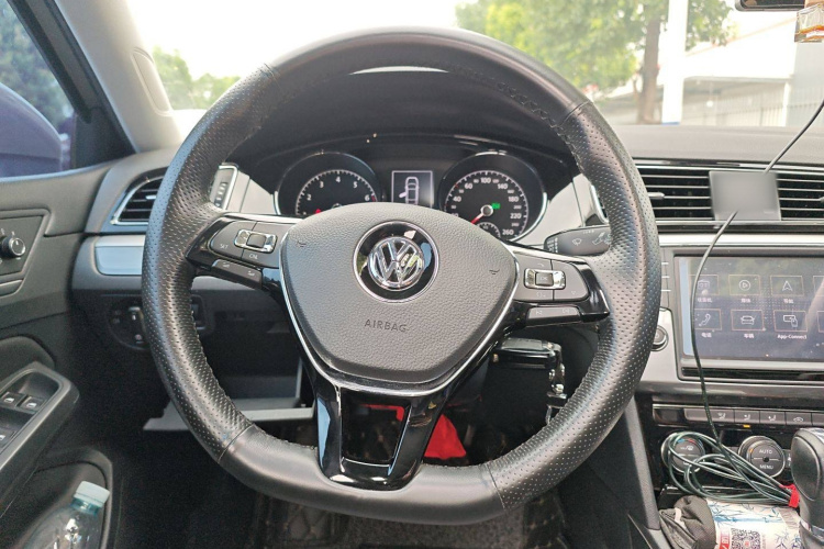 Volkswagen Lamando 2017 immagine di auto #12