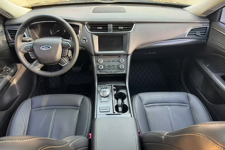 Ford Taurus 2016 car image #12