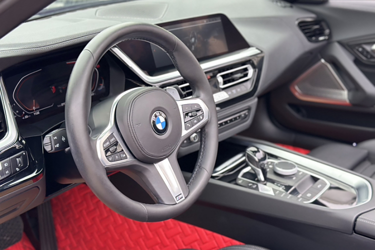 BMW Z4 M40i 2021 car image #12