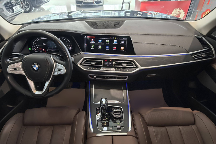 BMW X7 M60i 2022 #12 BMW X7 M60i 2022 car image #12