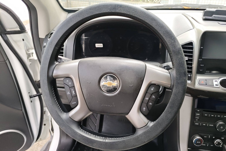 Chevrolet Captiva (Imported) 2015 car image #12