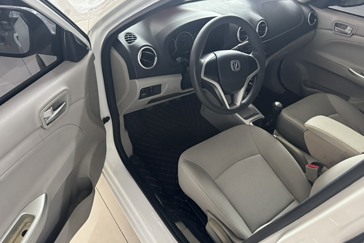 长安 悦翔V3 2017 汽车图片 #12