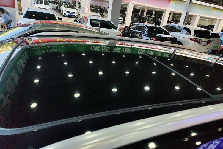 Volkswagen Touareg 2020 car image #12