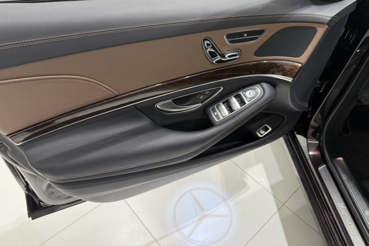 Mercedes-Benz S Class 2019 car image #12