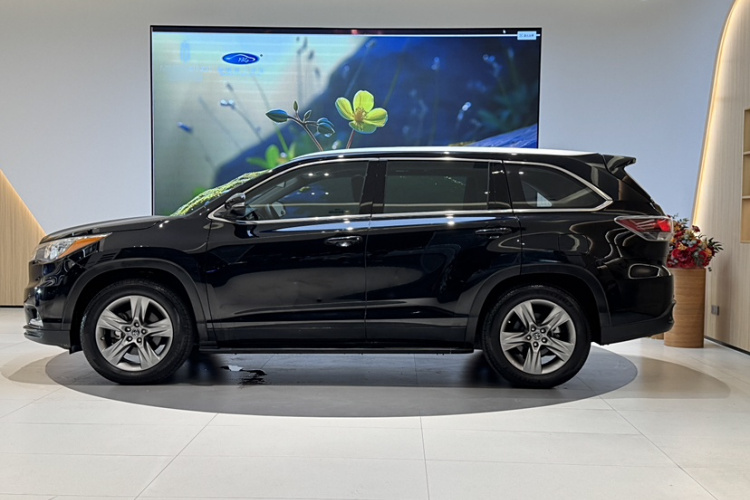 Toyota Highlander (Imported) 2016 car image #12