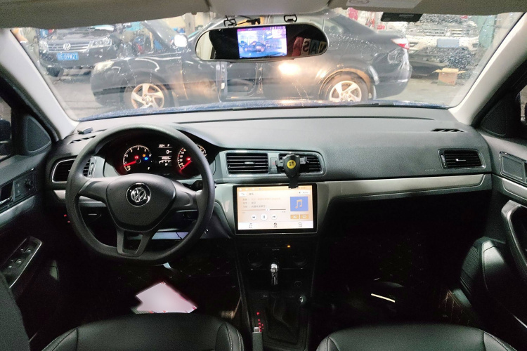 Volkswagen Gran Lavida 2017 immagine di auto #12