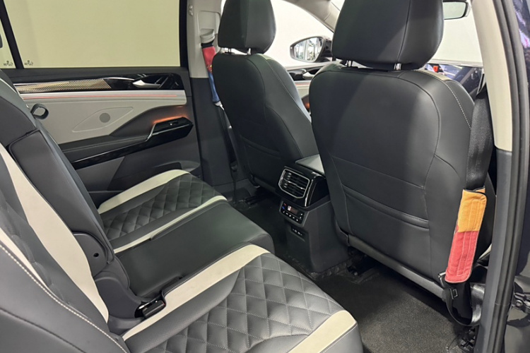 Volkswagen ID.6 Crozz 2024 immagine di auto #12