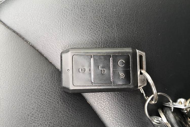 BYD e1 2019 #12 BYD e1 2019 car image #12