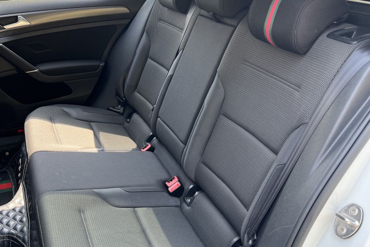 Volkswagen Golf (Imported) 2020 immagine di auto #12