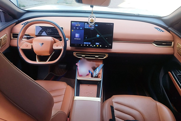 哪吒汽车 哪吒X 2024 汽车图片 #12