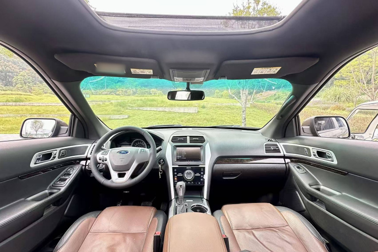 Ford Explorer (Imported) 2015 #12 Ford Explorer (Imported) 2015 car image #12