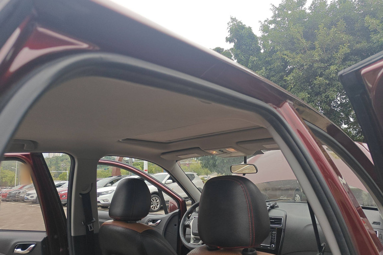 Forthing JOYEAR X5 2015 car image #12