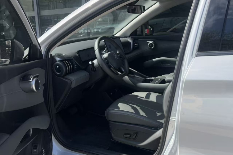 比亚迪 元PLUS 2025 汽车图片 #12