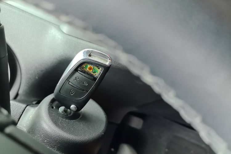 Citroen C4L 2015 car image #12