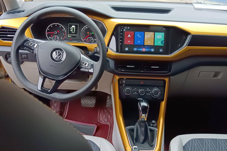 Volkswagen T-Cross 2020 car image #12