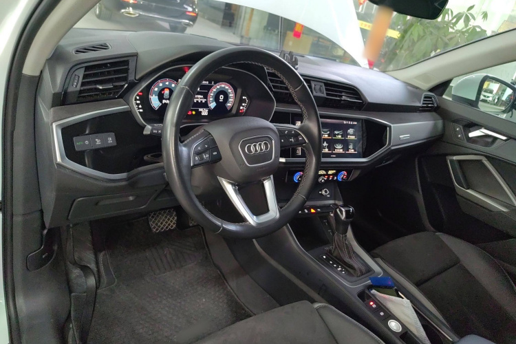 Audi Q3 (Imported) 2022 immagine di auto #12