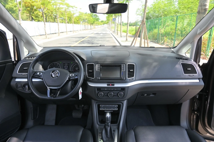 Volkswagen Sharan 2018 immagine di auto #12