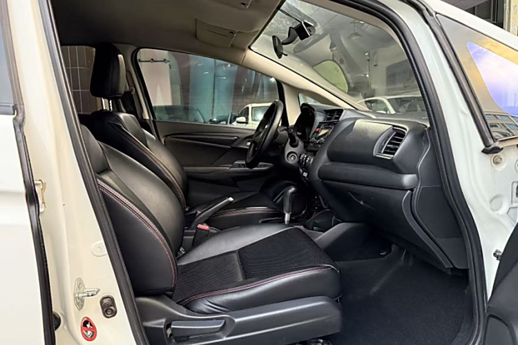 Honda Fit (Imported) 2015 image de voiture #12