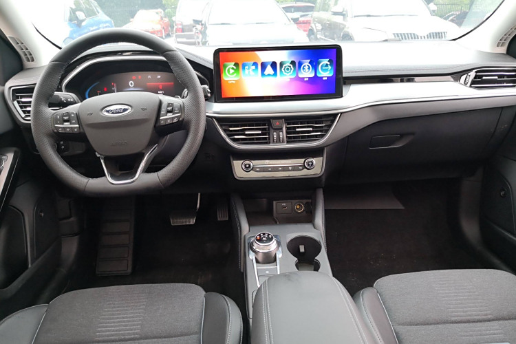 Ford Focus Active 2021 صورة سيارة #12