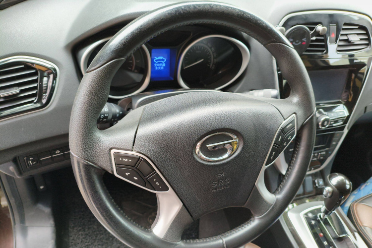 GAC Trumpchi GS5 Super 2015 car image #12