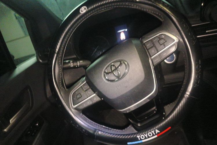 Toyota Sienna 2024 image de voiture #12