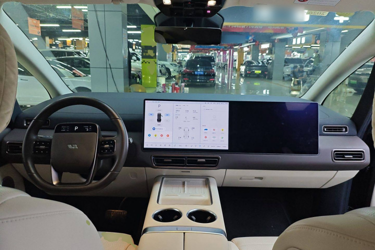 理想汽车 理想MEGA 2024 汽车图片 #12