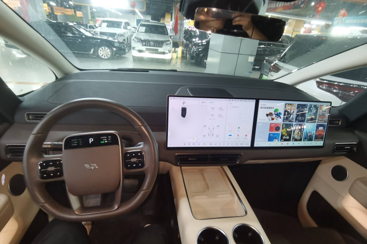 理想汽车 理想MEGA 2024 汽车图片 #12