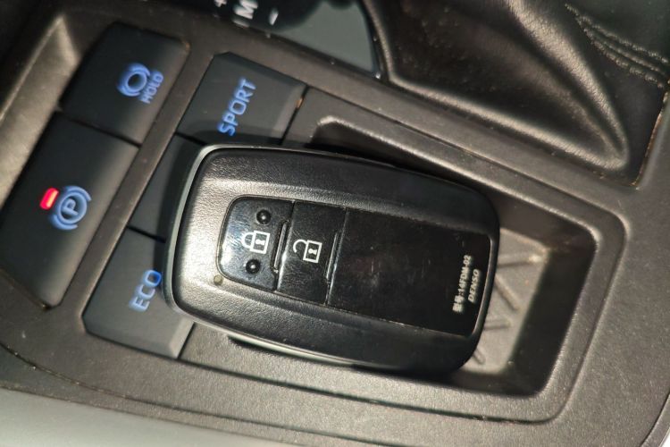 Toyota RAV4 (Imported) 2022 #12 Toyota RAV4 (Imported) 2022 immagine di auto #12