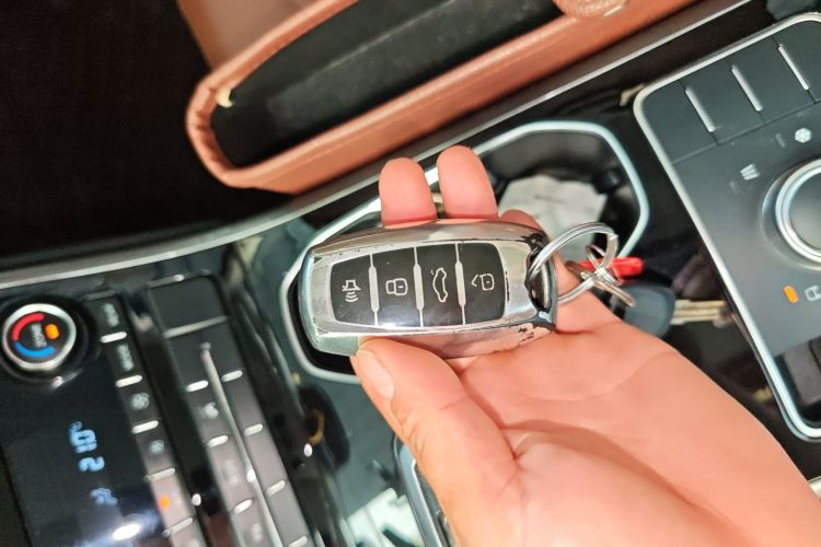 Haval H8 2018 изображение автомобиля #12