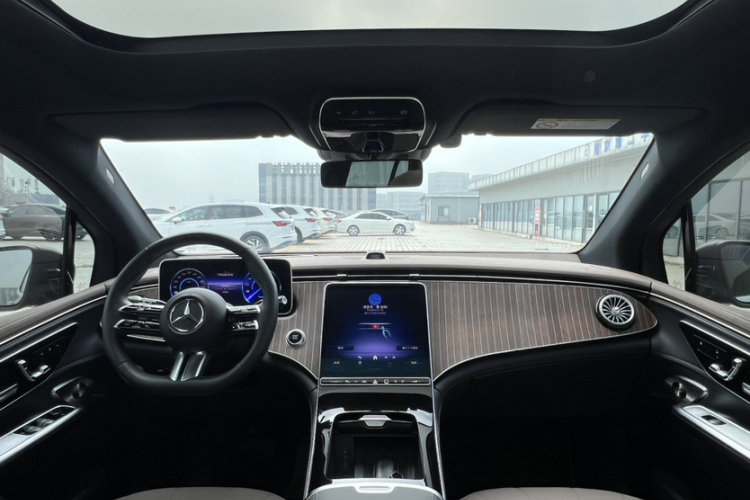 Mercedes-Benz EQE SUV 2024 #12 Mercedes-Benz EQE SUV 2024 car image #12