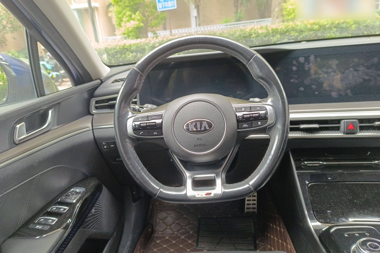 Kia K5 (Imported) 2020 صورة سيارة #12