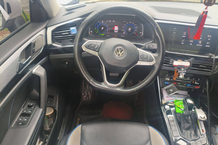 Volkswagen Tayron GTE 2020 car image #12