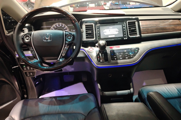 Honda Elysion 2016 imagen de coche #12