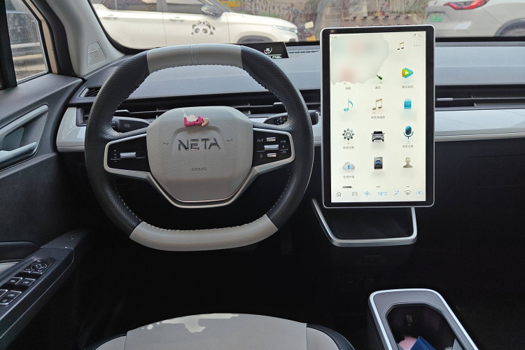 哪吒汽车 哪吒AYA 2023 汽车图片 #12