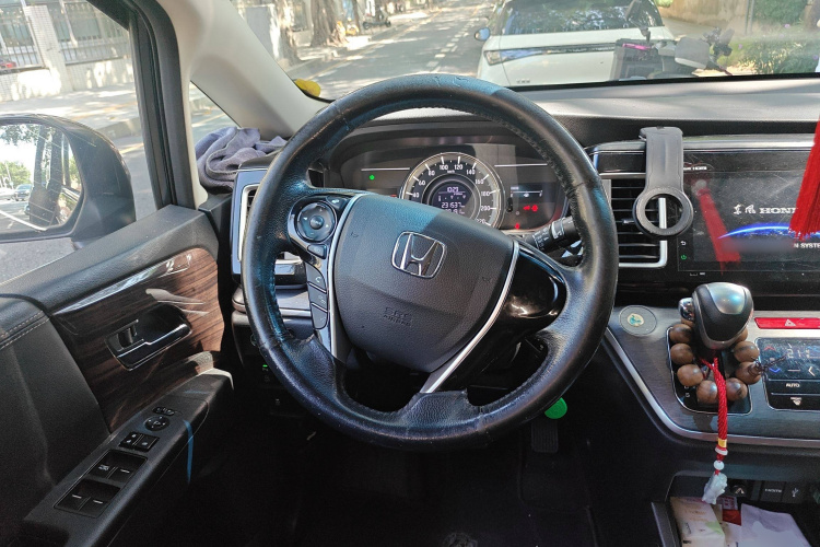 Honda Elysion 2016 imagen de coche #12