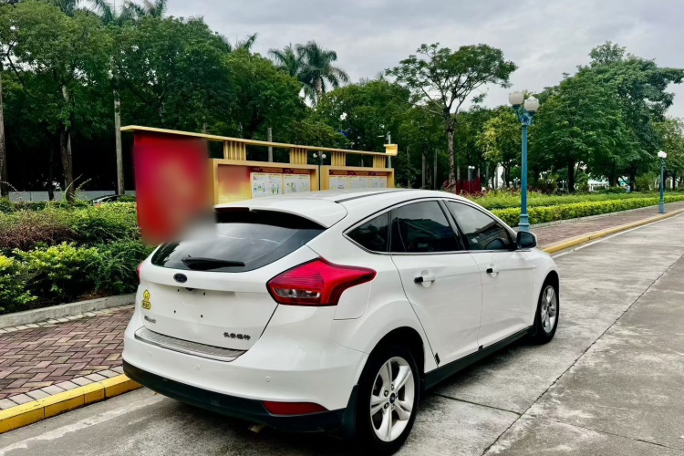 Ford Focus 2018 car image #12