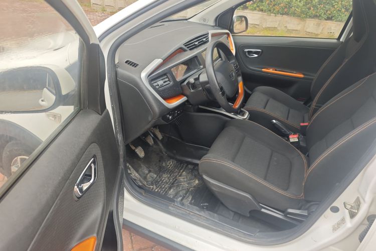 GEELY Vision X1 2018 immagine di auto #12