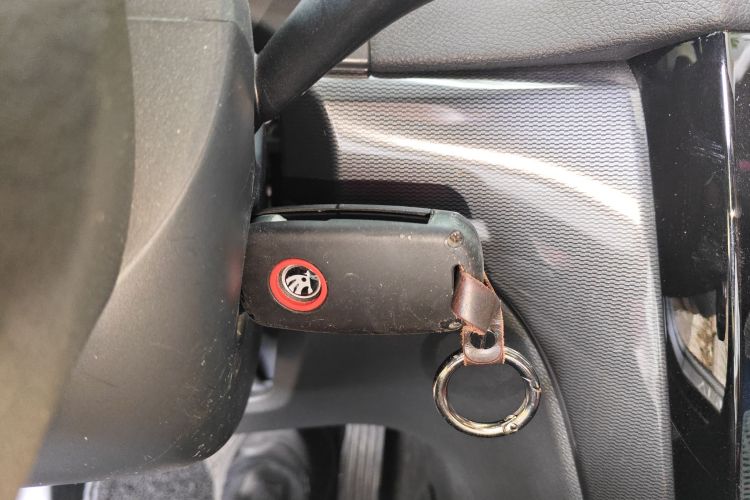 Skoda Yeti 2017 car image #12