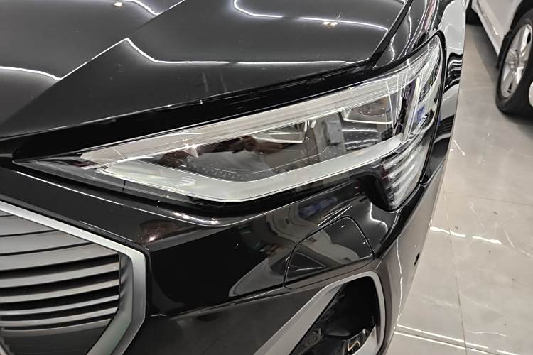 Audi e-tron 2022 #12 Audi e-tron 2022 car image #12