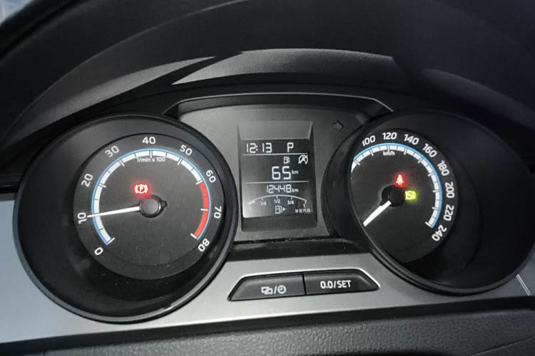 Skoda Rapid Spaceback 2020 car image #12