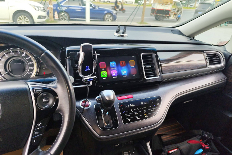 Honda Elysion 2016 imagen de coche #12