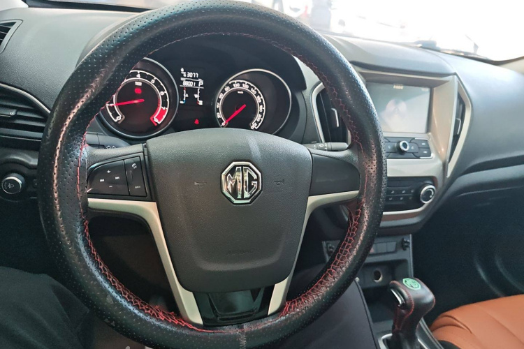 MG GT 2018 car image #12