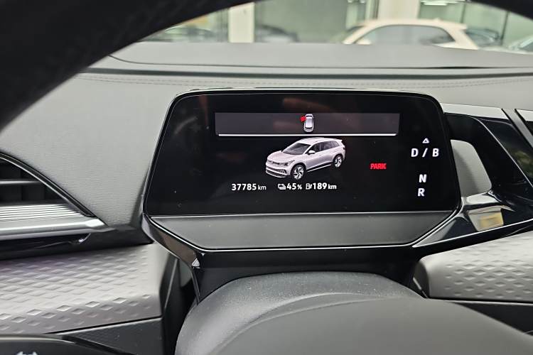 Volkswagen ID.6 X 2024 car image #12