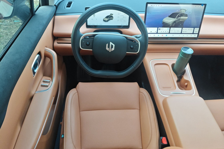 零跑汽车 零跑C10 2025 汽车图片 #12