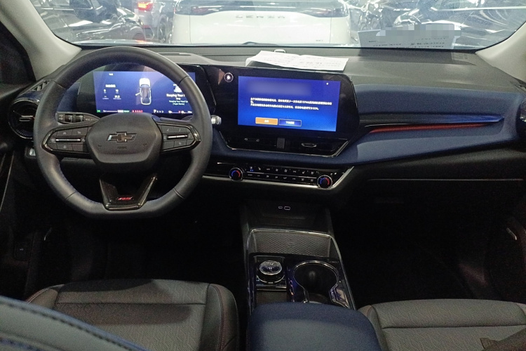 Chevrolet Equinox Plus 2024 car image #12