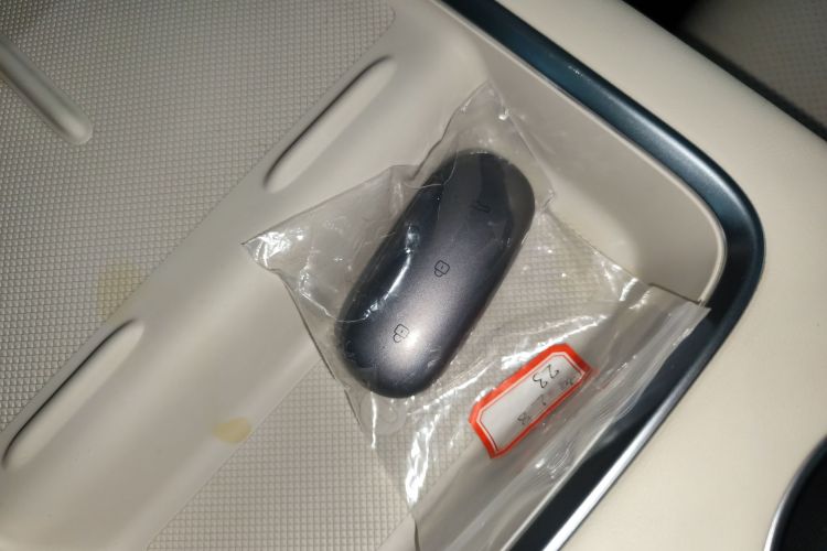 Li L8 2023 изображение автомобиля #12