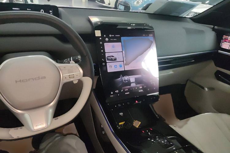 Honda P7 2025 car image #12