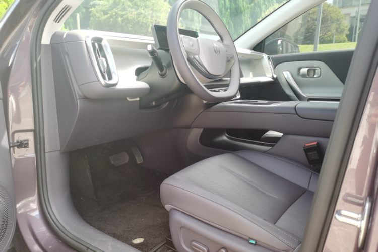 零跑汽车 零跑B01 2025 汽车图片 #12