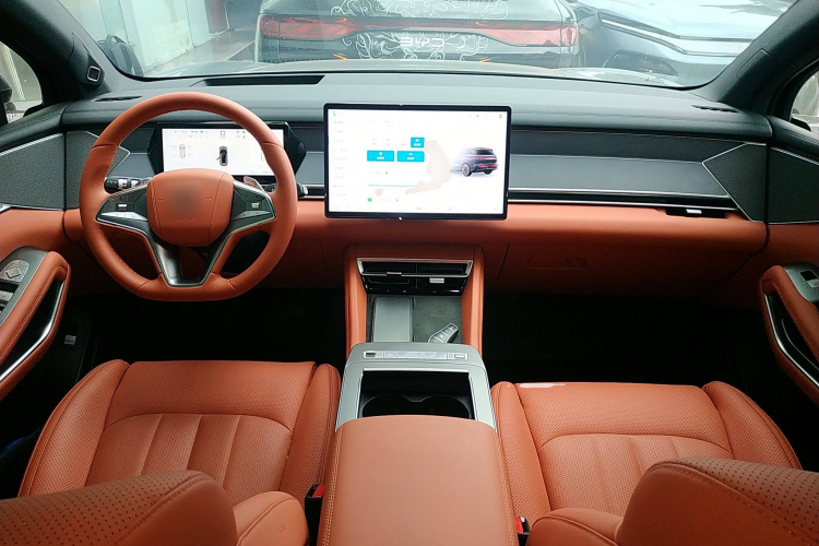 BYD Tang L 2025 immagine di auto #12